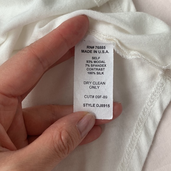 NWOT Ted Haute white top, Flowy, silk, V neck, size S - Picture 4 of 9